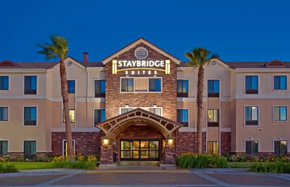 Staybridge Suites 帕姆代爾