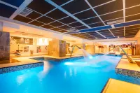 Holiday Inn RIYADH - AL QASR by IHG - プール