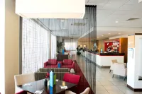 ฮอลิเดย์ อินน์ เอ็กซ์เพรส รอเทอร์แฮม นอร์ท บาย IHG - ที่มีบาร์