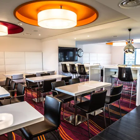 Holiday Inn Express DIJON by IHG Отели рядом с достопримечательностью «Медицинский центр при Университете Бургундии в Дижоне»