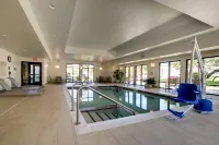 Hampton Inn & Suites Milwaukee West - Pools