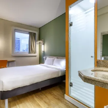 Ibis Budget BH Savassi Отели рядом с достопримечательностью «Площадь Свободы»