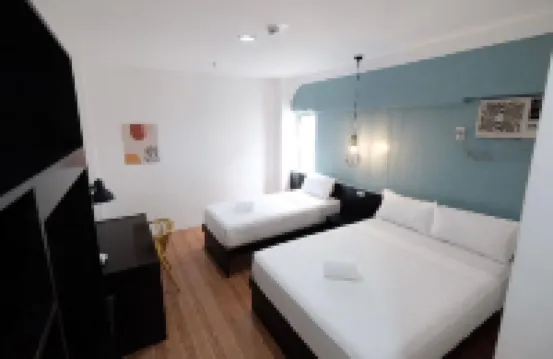 Beds & Friends Hostel Mactan with Pool and Bar