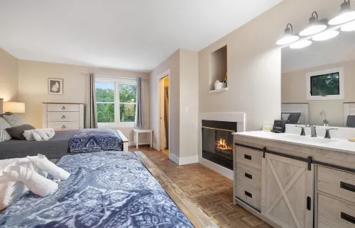 "New" Lake Michigan R & R Recently Completed Major Rehab