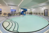 Best Western Premier Freeport Inn Calgary Airport - Pool