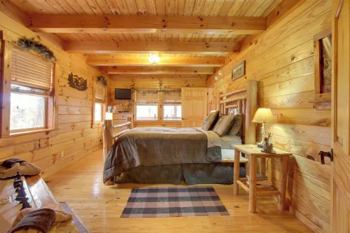 Secluded Smoky Mountain Cabin w/ Wraparound Deck! - 2 estrellas