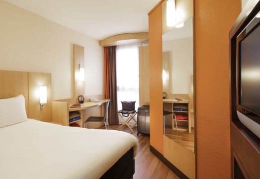 이비스 호텔 로비