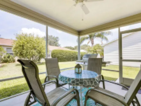 Lanai & Golf Cart: the Villages Vacation Rental! Hotels in The Villages