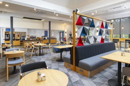 Holiday Inn Express Birmingham Airport NEC Отели рядом с достопримечательностью «Лайбрари оф Бирмингем»