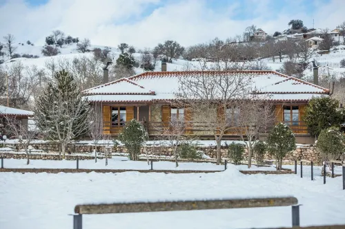 Orias Guesthouse & Farm Hotels in Aigio