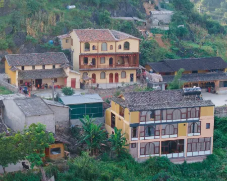 Khói Homestay and Restaurant Hotels in Lung Cu