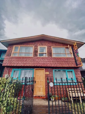 Refugio Ballena Hostel