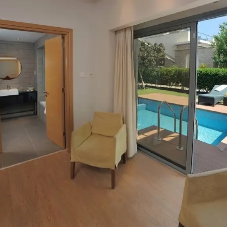 E-Hotel Larnaca Resort & Spa