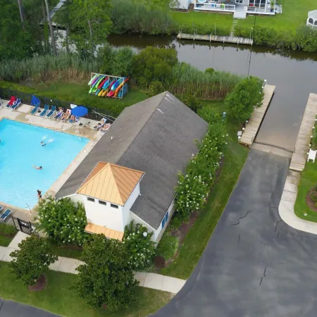 Creekside Getaway Stay for 8