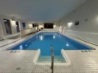 Banff Gate Mountain Resort - Pool