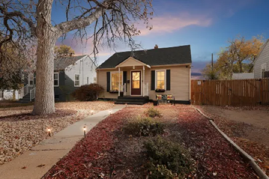 Cozy & Modern 3-bed Bungalow In Heart Of Greeley 3 Bedroom Bungalow