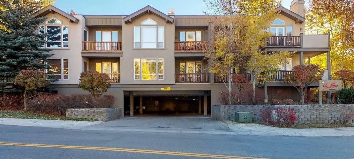 Snow Star Skylight - 3BD 3BA - Hot Tub, Gym, Walk to Ski! Ξενοδοχεία στην πόλη Ketchum