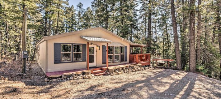 Relaxing Lincoln Forest Retreat w/ Wraparound Deck Hotéis em Cloudcroft