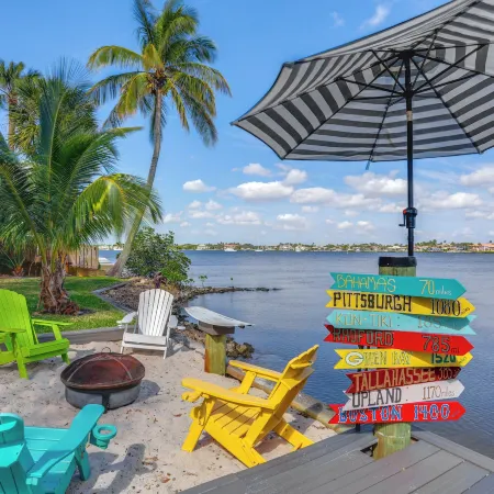 Waterfront Stuart Oasis w/ Hot Tub & Dock!