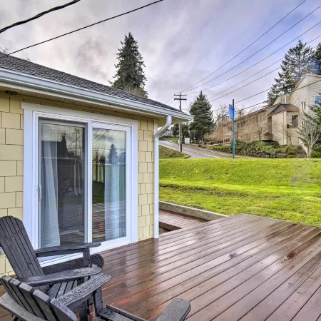 Updated Port Orchard Home, Walk to Waterfront