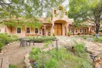 Los Cerrillos Hillside Hacienda on 65 Acres! - Biệt thự