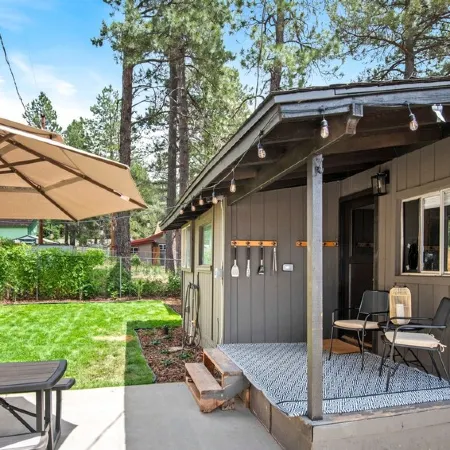 Flagstaff Forest Retreat • Hot Tub • Fire Pit • Fully Fenced Yard • Pet Friendly