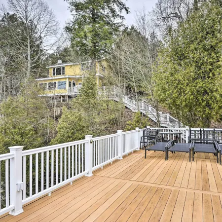Waterfront Cottage on Sawmill Bay w/ Deck!