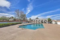 Modern Green Valley Condo - Near National Park! - parking