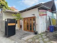 The Backyard Hostel Hotels in 