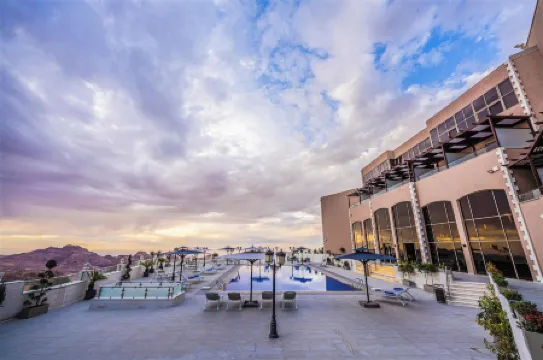 Petra Pillars Luxury Hotel