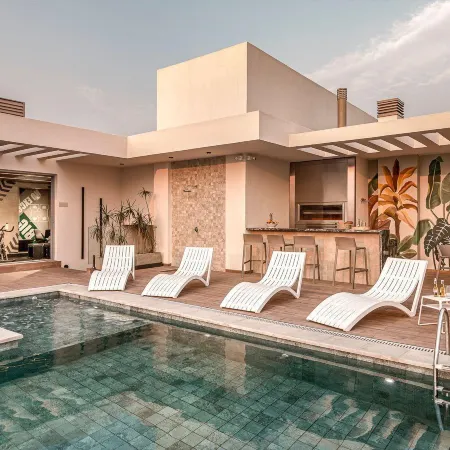 HOUZE Stay & Residences by AVA