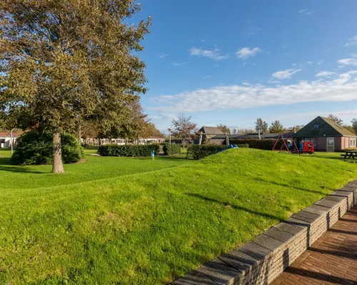 Holiday Home for 8 near Seaside Resort of Oostkapelle-Vrouwenpolder Hotels in Serooskerke