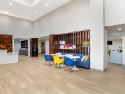 Comfort Suites Central Valley Hotels in Orange County
