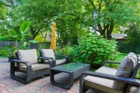6 Bedroom Ranch Bungalow in Port Credit.