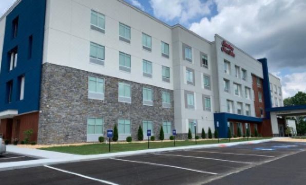 Hampton Inn & Suites Pittsburgh New Stanton