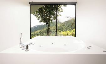 Dantica Cloud Forest Lodge