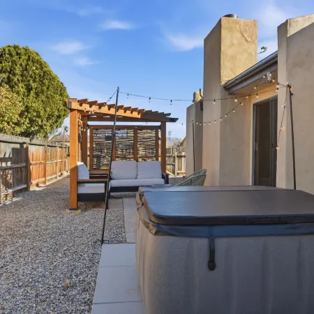 Albuquerque Escape Hot Tub + Atrium 4 Bedroom Home