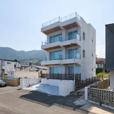 Yeongdeok Haesarang Pension