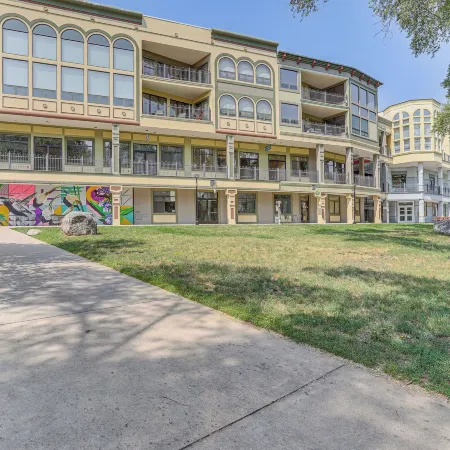 Expansive Edwards Condo on Main Street w/ Views! Отели в г. Эдвардс