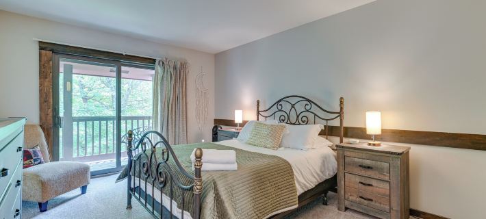 Windham Retreat w/ Private Deck & Mtn Views! Hotels in Windham