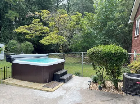 *Private/Contempo/Cozy/House & pool/17 min from ATL & in the Atlanta Metro Area*