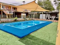 Townview Motel - Pools