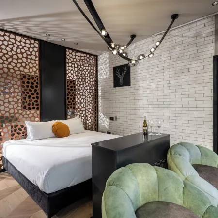 Naomi Boutique Suites