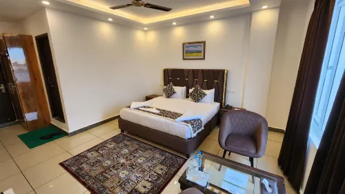 Azizia Inn - Pensionaatit
