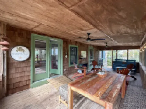 Charming Historic Cottage with Screened Porch - Quaint Coastal Retreat