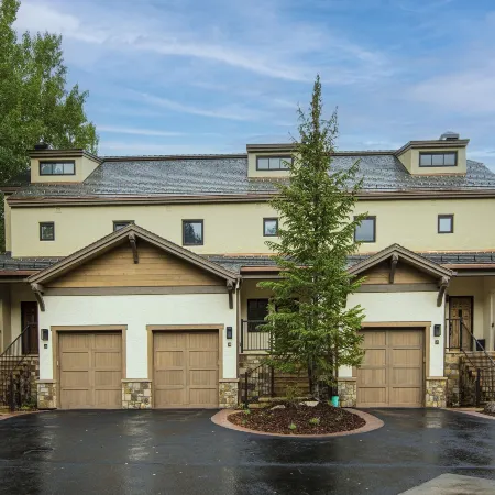 Meadows J3 4 Bedroom Townhouse by Redawning