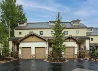 Meadows J3 4 Bedroom Townhouse by Redawning - 3-Star
