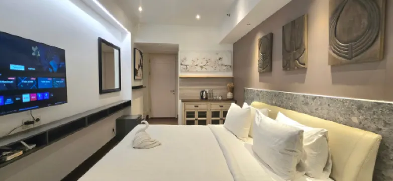 Ayane with KING size bed @ benson