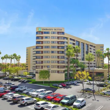 Embassy Suites by Hilton Anaheim Orange Отели рядом с достопримечательностью «Спортивный комплекс «Хонда-центр»»