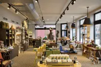 Hotel Saranac, Curio Collection by Hilton - Parking